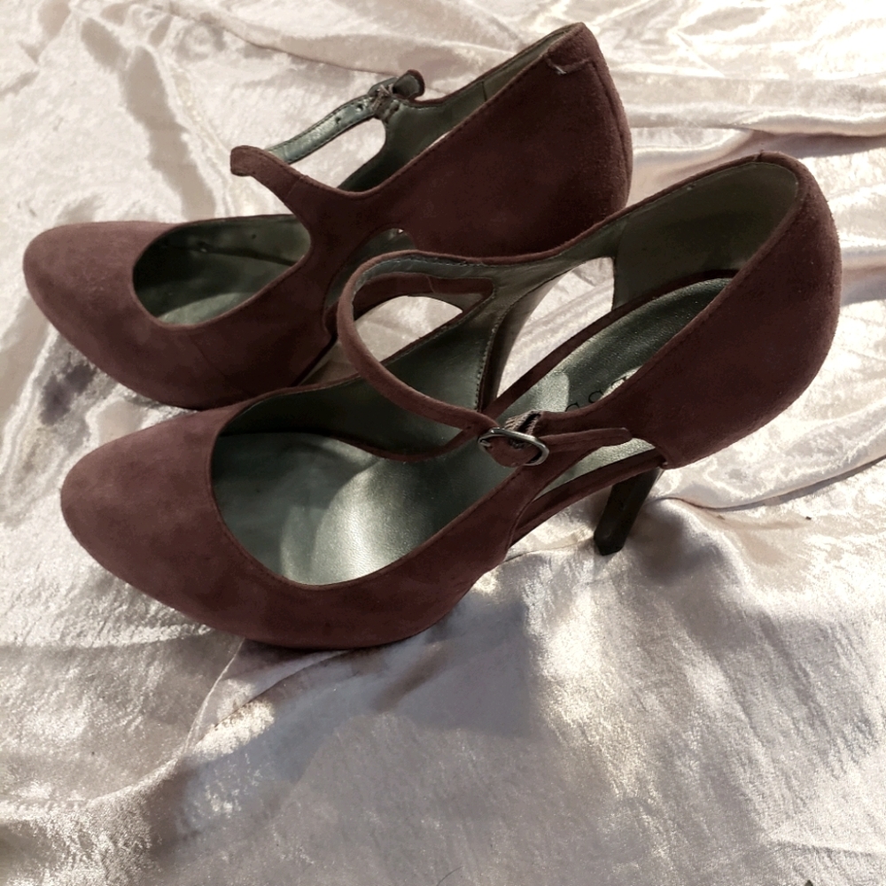 Merlot Burgundy Guess Cutout heels